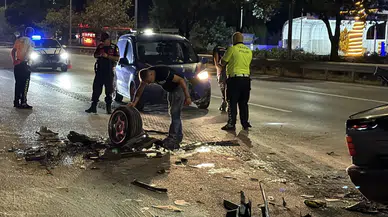 Eskişehir'de otomobil park halindeki tıra çarptı : Sürücü yaralandı