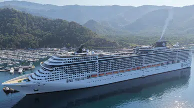 'MSC Divina' kruvaziyeri Marmaris'te