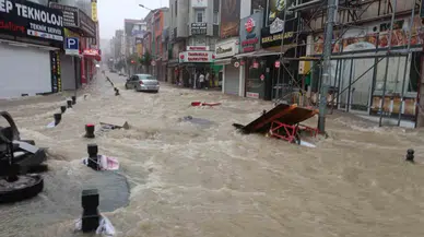 Samsun Çarşamba'yı 17 gün arayla yeniden sel vurdu : Fındık tarlaları sular altında
