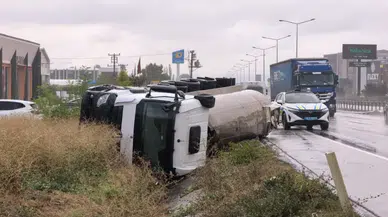 Bursa İnegöl'de sıvı tuz yüklü tanker devrildi: 1 yaralı