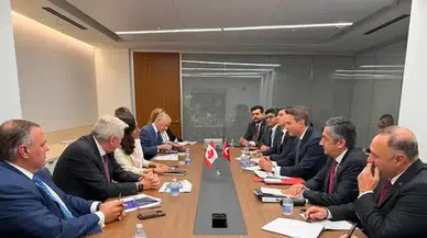 Bakan Bayraktar New York'ta Kanada Dışişleri Bakanı Anand ile görüştü