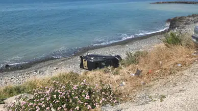 Hatay'da feci kaza : Park halindeki araca çarpıp uçuruma yuvarlandı
