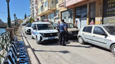 Aracını çekmek isterken, direksiyon başında öldü