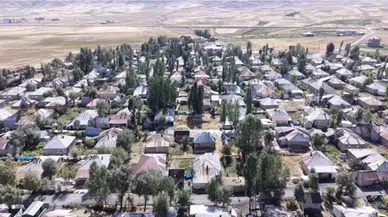 Hakkari'de 220 haneli köyün simetrik düzeni hayran bıraktı