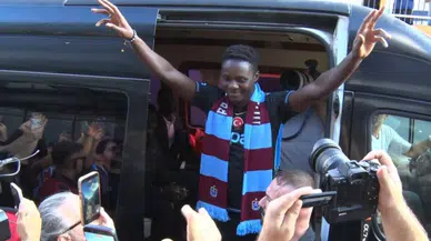 Trabzonspor’un yeni golcüsü Franculino Dju, taraftarlarla buluştu