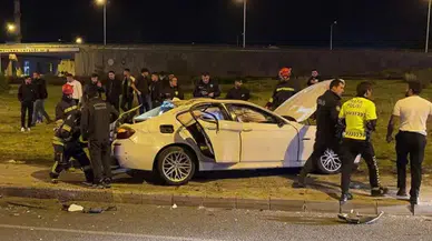 Erzurum'da kontrolden çıkan otomobil takla attı : 4 yaralı
