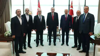 Cumhurbaşkanı Erdoğan, HÜDA PAR lideri Yapıcıoğlu'nu kabul etti