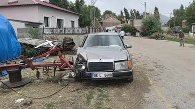 Erzurum'da otomobil tarım aletine çarptı : 1 yaralı
