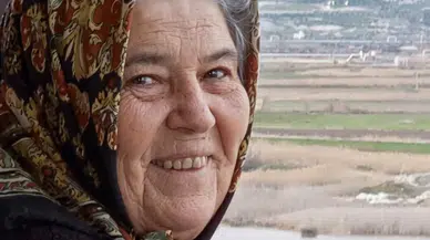 Denizli'de domates yüklü tır ile otomobil çarpıştı : 1 ölü, 2 yaralı