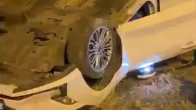 Diyarbakır Sur'da trafik kazası : Otomobil takla attı, sürücü yaralandı