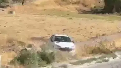 Adıyaman'da el freni çekilmeyen otomobil şarampole devrildi