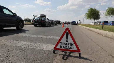 Mersin'de otomobil refüje çarptı : Sürücü hayatını kaybetti