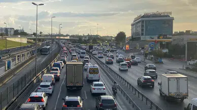 İstanbul'da okulların ikinci gününde trafik yoğunluğu yüzde 58'e ulaştı
