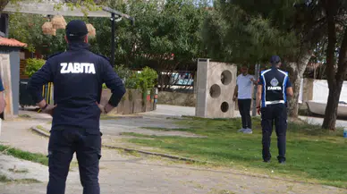 Kemer’de örnek davranış : Bulduğu cüzdanı zabıtaya teslim etti