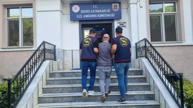 İzmir'de operasyon : 8 yıldır aranan firari JASAT'a yakalandı