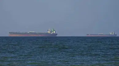 İran Devrim Muhafızları’ndan Kuveyt ve Bahreyn’deki petrol tankerlerine saldırı tehdidi