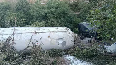 Bolu'da kontrolden çıkan tır devrildi : 1 ölü, 1 yaralı
