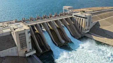 Suriye Rakka'da Fırat nehri'nin su seviyesi yükseldi
