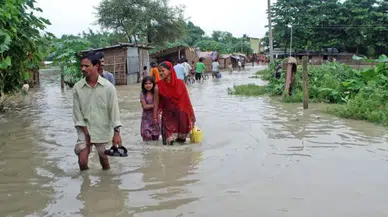 Nepal'de acı bilanço : Selde can kaybı 1385'e yükseldi
