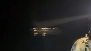 İzmir açıklarında 55 düzensiz göçmen ve 4 organizatör yakalandı