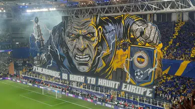 Fenerbahçe taraftarlarından Roma maçında dev koreografi!