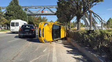 Eskişehir’de ticari taksi ile SUV çarpıştı : 2 sürücü yaralandı