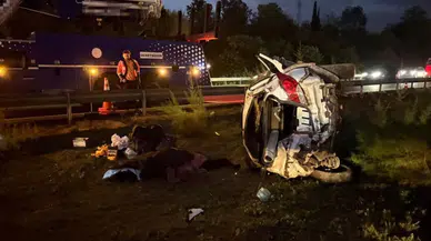 Sakarya’da otomobil devrildi : Ölü ve yaralılar var