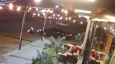 Kayseri'de ilginç kaza : Yol vermek için duran otomobile motosiklet çarptı