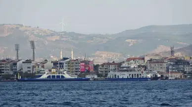 Gökçeada feribot seferlerine fırtına engeli