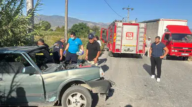 Aydın Bozdoğan'da otomobil ile kamyon çarpıştı: 1 yaralı