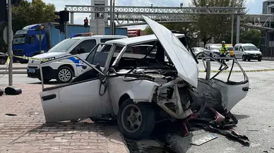 Konya'da iki otomobilin çarpıştığı kazada yaralanan sürücü öldü