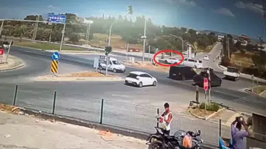 Manavgat'ta kırmızı ışık kazası ! Motosiklet otomobile çarptı : 2 yaralı