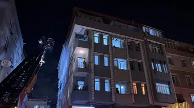 Zeytinburnu'nda apartman yangını : 5 kişi dumandan etkilendi