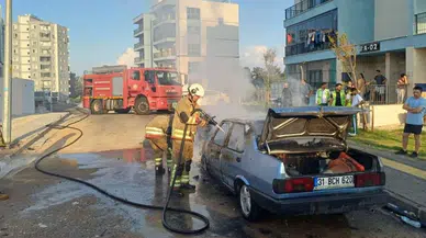 Hatay İskenderun'da otomobil alev alev yandı