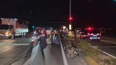Antalya'da otomobil ile motosiklet çarpıştı : 1 ölü, 1 yaralı