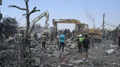 İsrail Lübnan'a saldırdı : Ölü ve yaralılar var