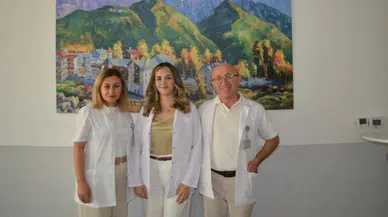Anne ve babasının görev yaptığı hastaneye doktor oldu