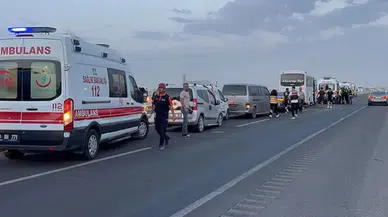 Aksaray'da kum fırtınası zincirleme kazaya neden oldu : 16 yaralı