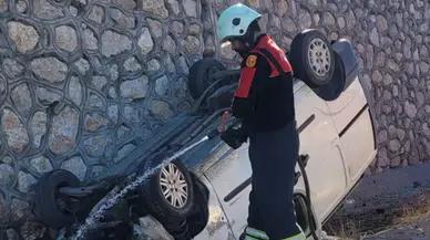 Çorum'da hafif ticari araç takla attı: 4'ü çocuk 6 kişi yaralandı