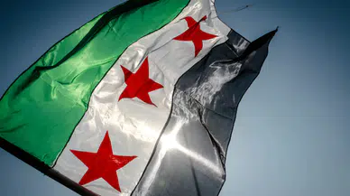 Suriye'nin İdlib ilinde mühimmat yüklü araç patladı : Çok sayıda ölü ve yaralı