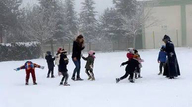 Erzurum'da Yarın Okullar Tatil Mi? Kar Tatili Olacak Mı?