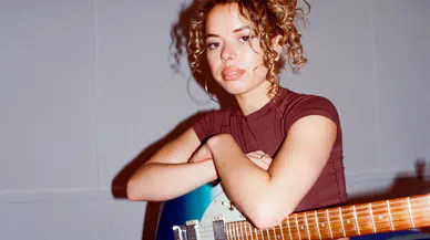 Nilüfer Yanya kimdir, kaç yaşında ve aslen nereli? Robert Pattinson'ın övdüğü Türk sanatçı!