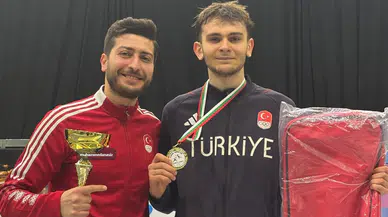 Milli eskrimci Candeniz Berrak, Yıldızlar Dünya Kupası'nda şampiyon oldu