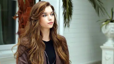 Afra Saraçoğlu Kimdir? Nereli ve Kaç Yaşında?