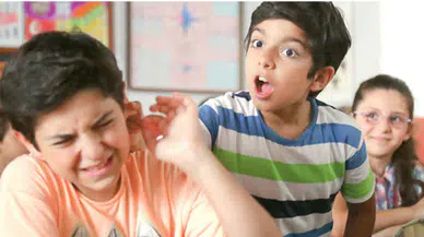 Bizim köyün şarkısı filmi konusu nedir ve oyuncuları kimlerdir?