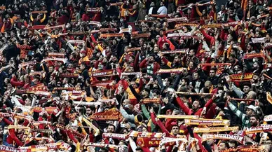 Galatasaraylı taraftarlar, Gaziantep FK maçında yönetime tepki gösterdi!