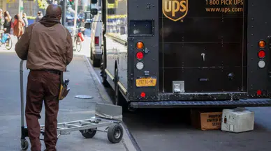 United Parcel Service, Amazon Teslimatlarındaki Düşüş Nedeniyle 30 Bin İşçi Çıkaracak