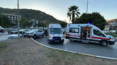 Söke'de iki otomobil çarpıştı: Kazada 2 kişi yaralandı