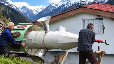 Rize'de Şaşırtan Çiğ Önlemi: 7 Metrelik Minare Yere Yatırıldı