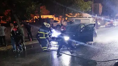 Batman'da seyir halindeki otomobil alev aldı